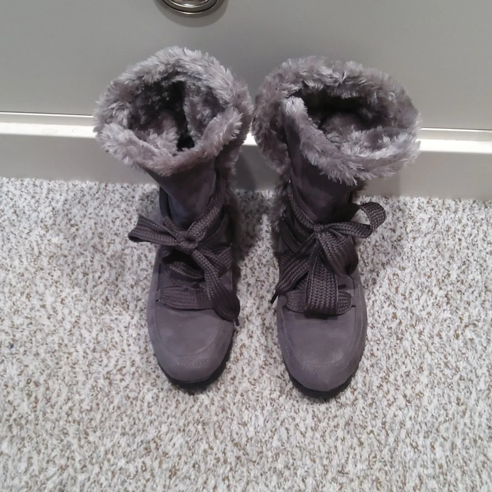 Boots - Picture 2 of 4